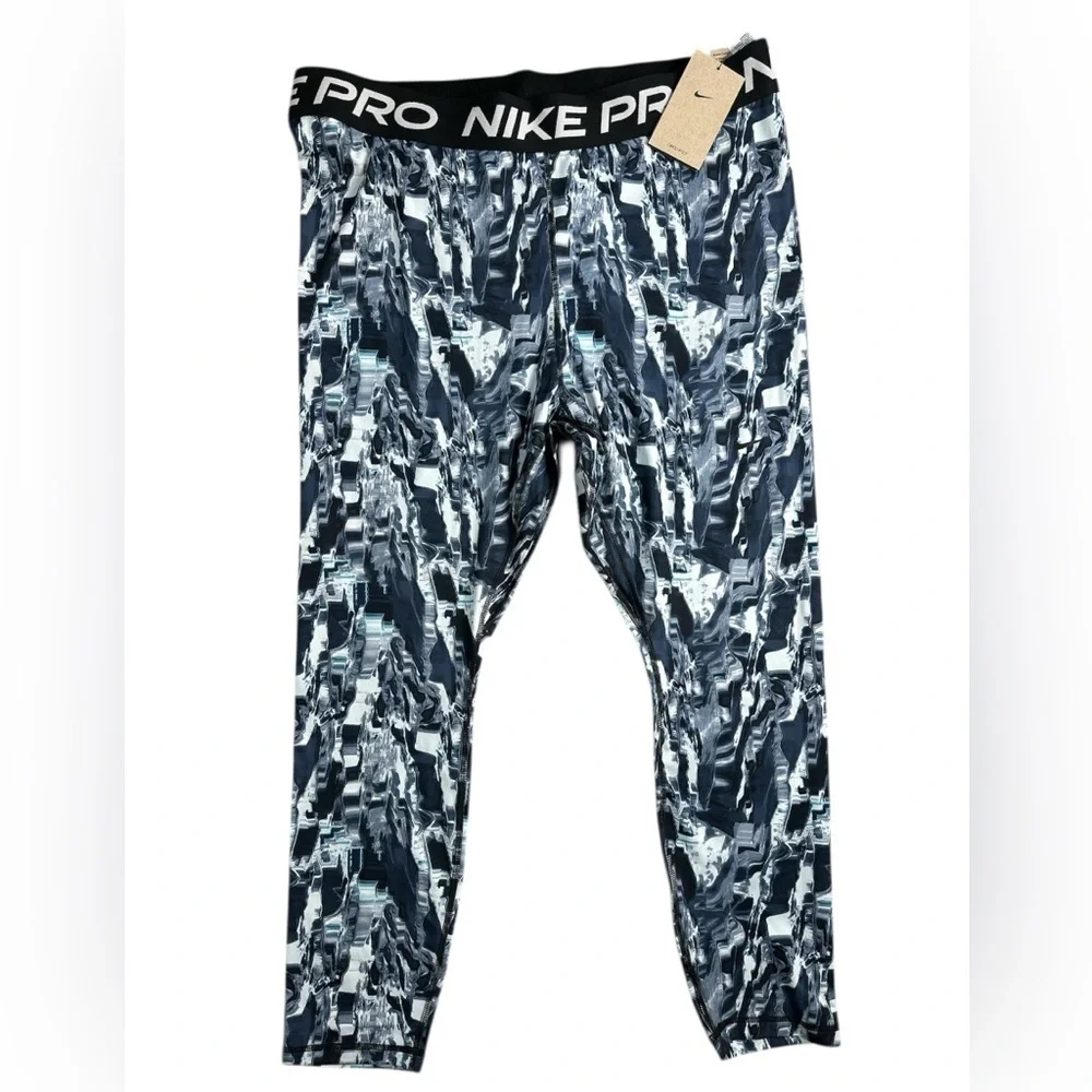 Nike Pro Full length mid rise tight fit leggings